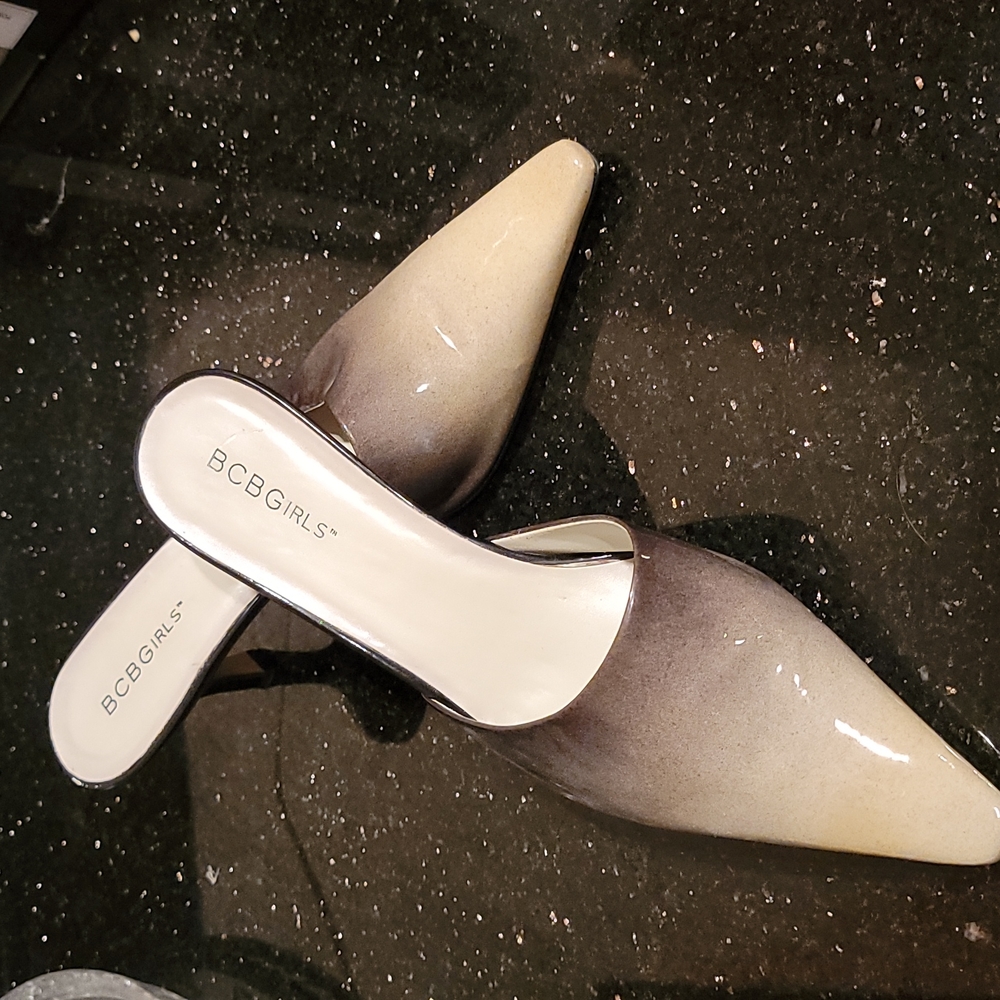 BCBGirls B&W Ombre Mules | Size 8 Wms